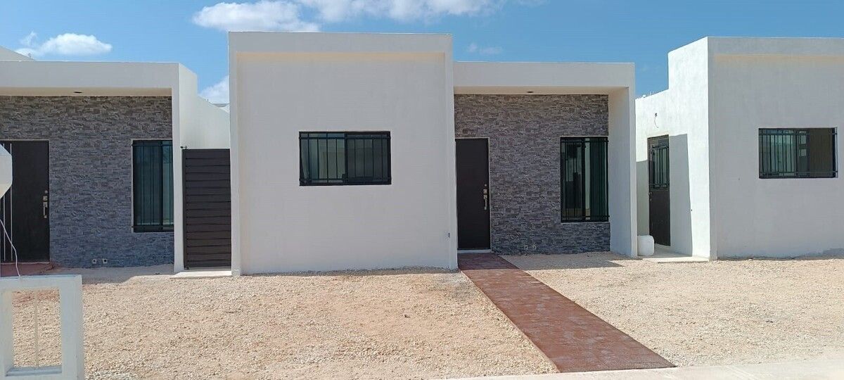 1 of 16: FACHADA PRINCIPAL