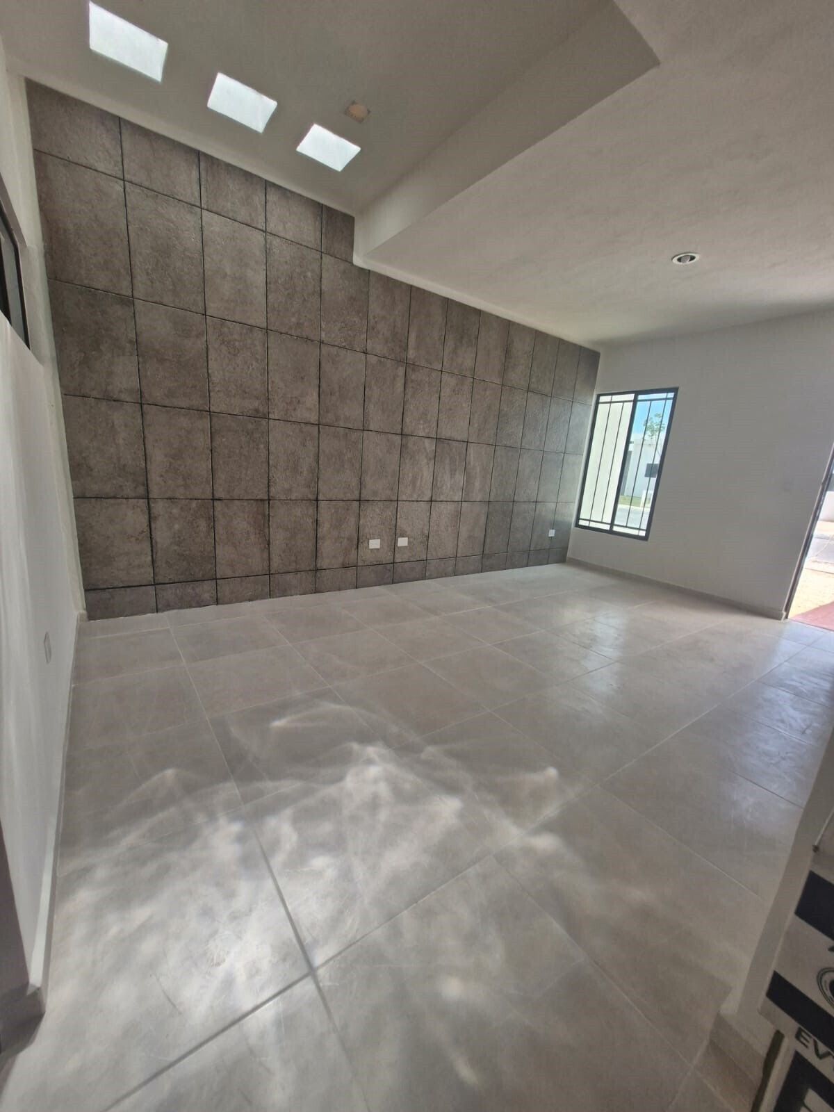 4 of 16: SALA