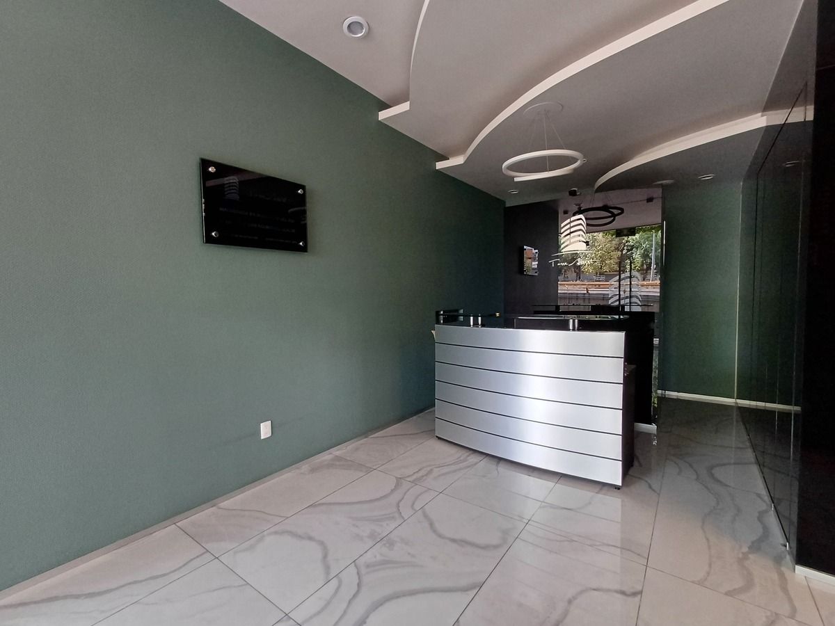 12 of 18: Recepción