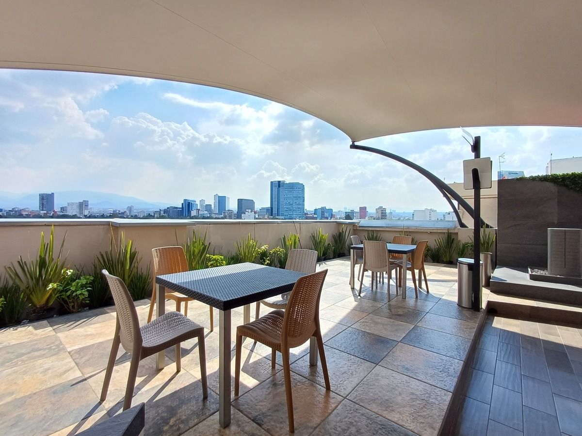 15 of 18: Roof garden