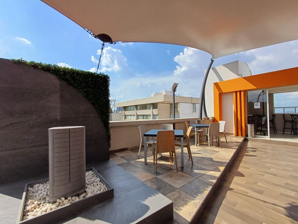 16 of 18: Roof garden