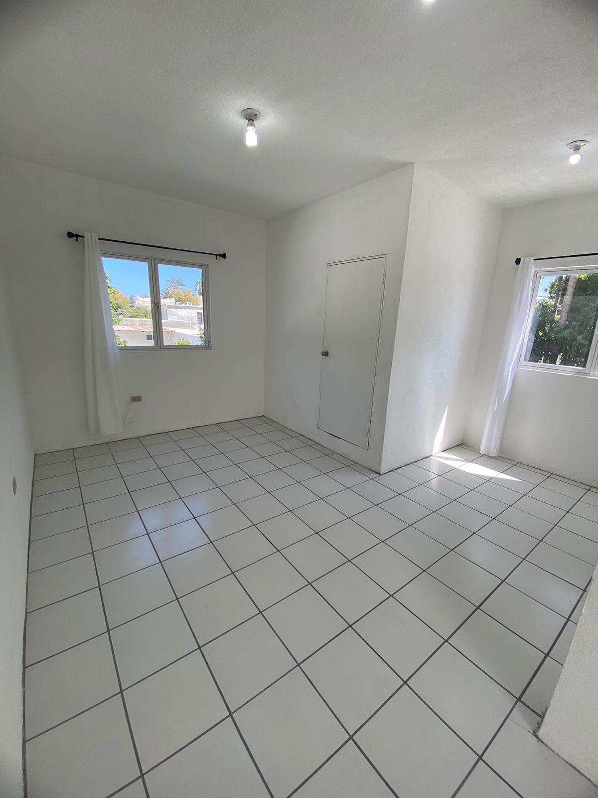 18 de 39: segunda recamara planta alta con vista a patios