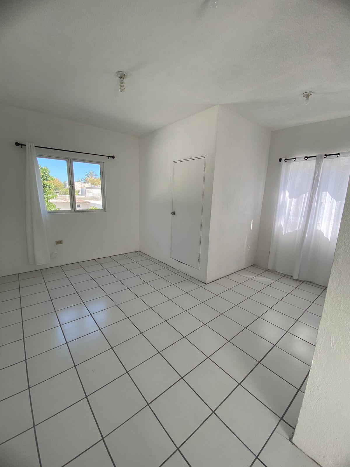 19 de 39: segunda recamara alta con vista patio trasero