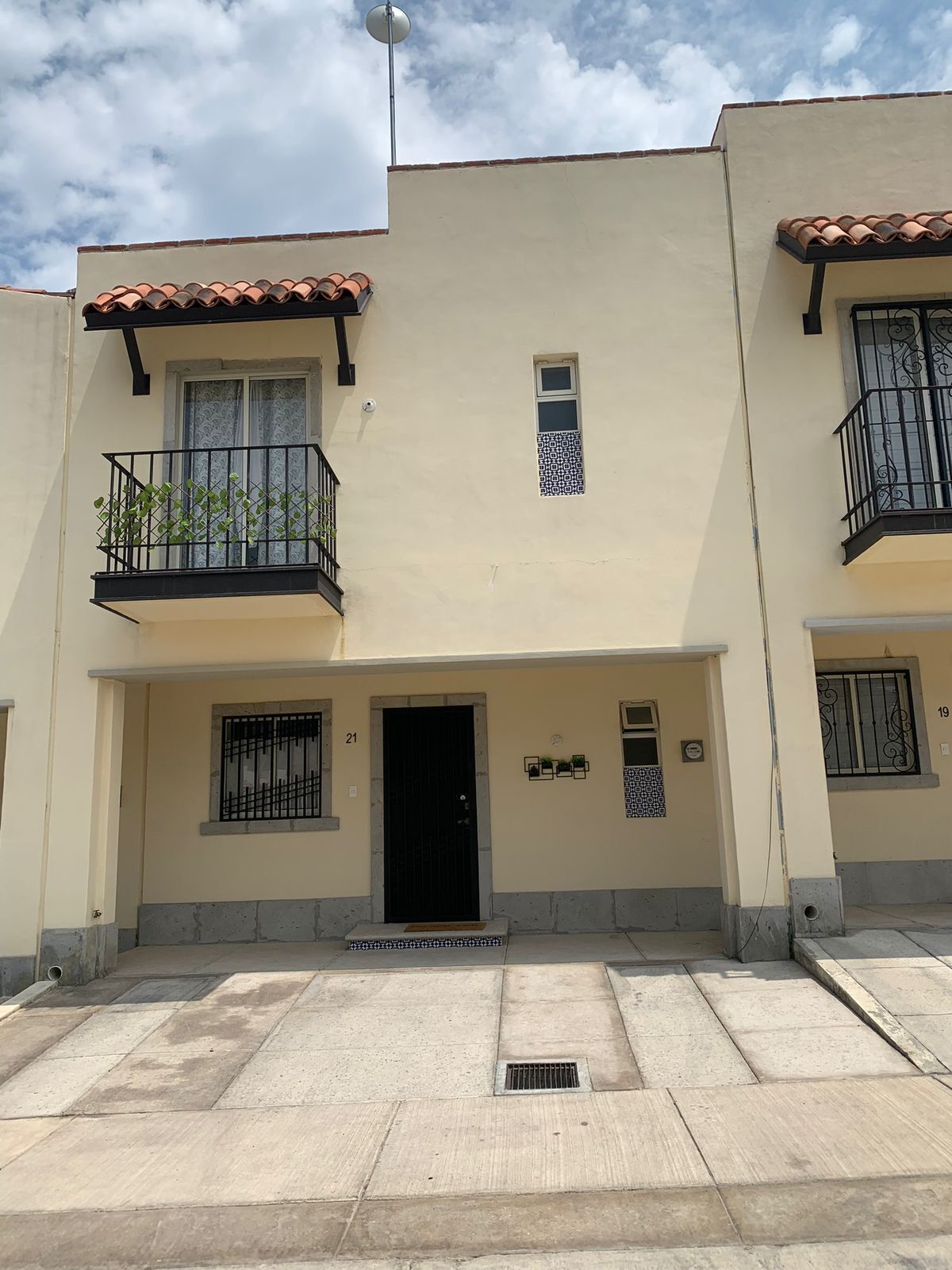 FACHADA, foto 1 de 16
