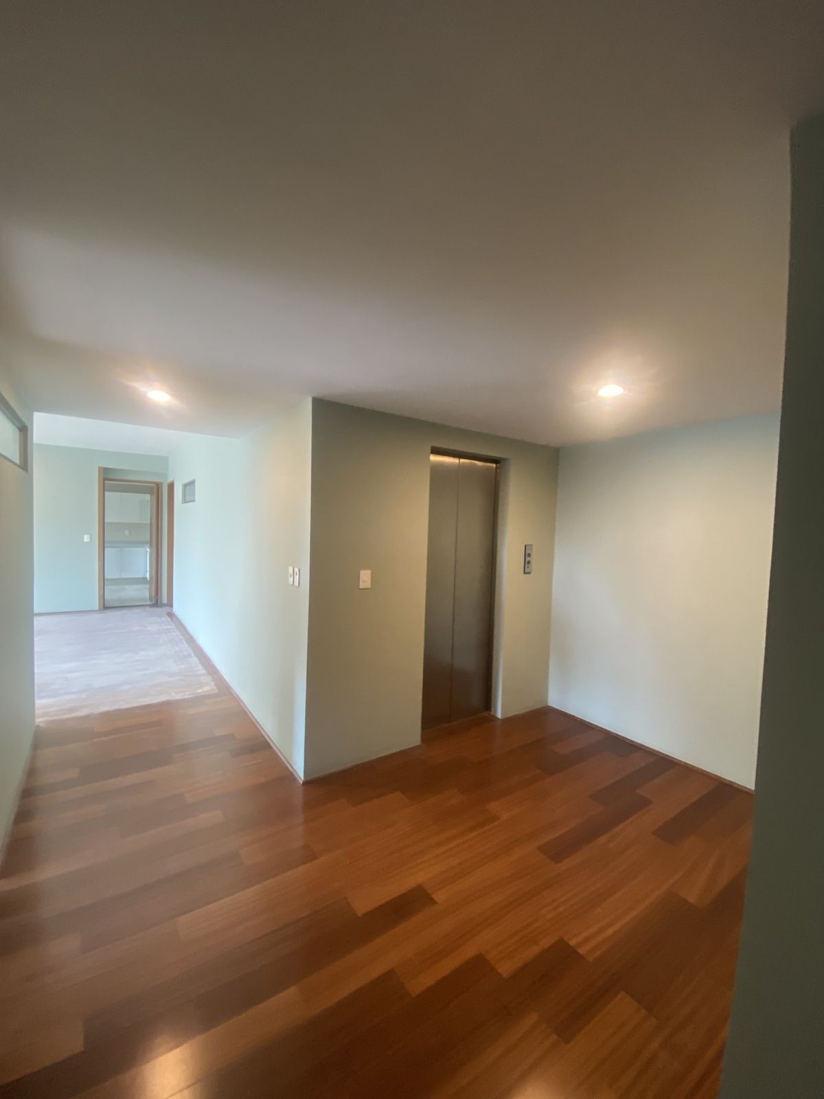 Department on water island with 5 bedrooms, photo 1 of 27
