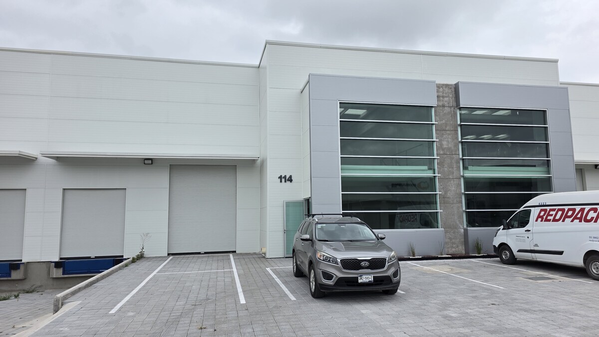 8 de 14: Bodega Industrial Parque en Zona Parques BQ, Qro.