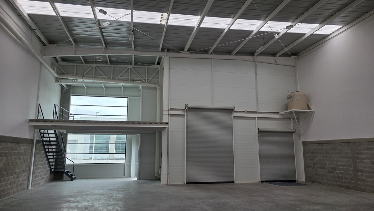 14 de 14: Bodega Industrial Parque en Zona Parques BQ, Qro.