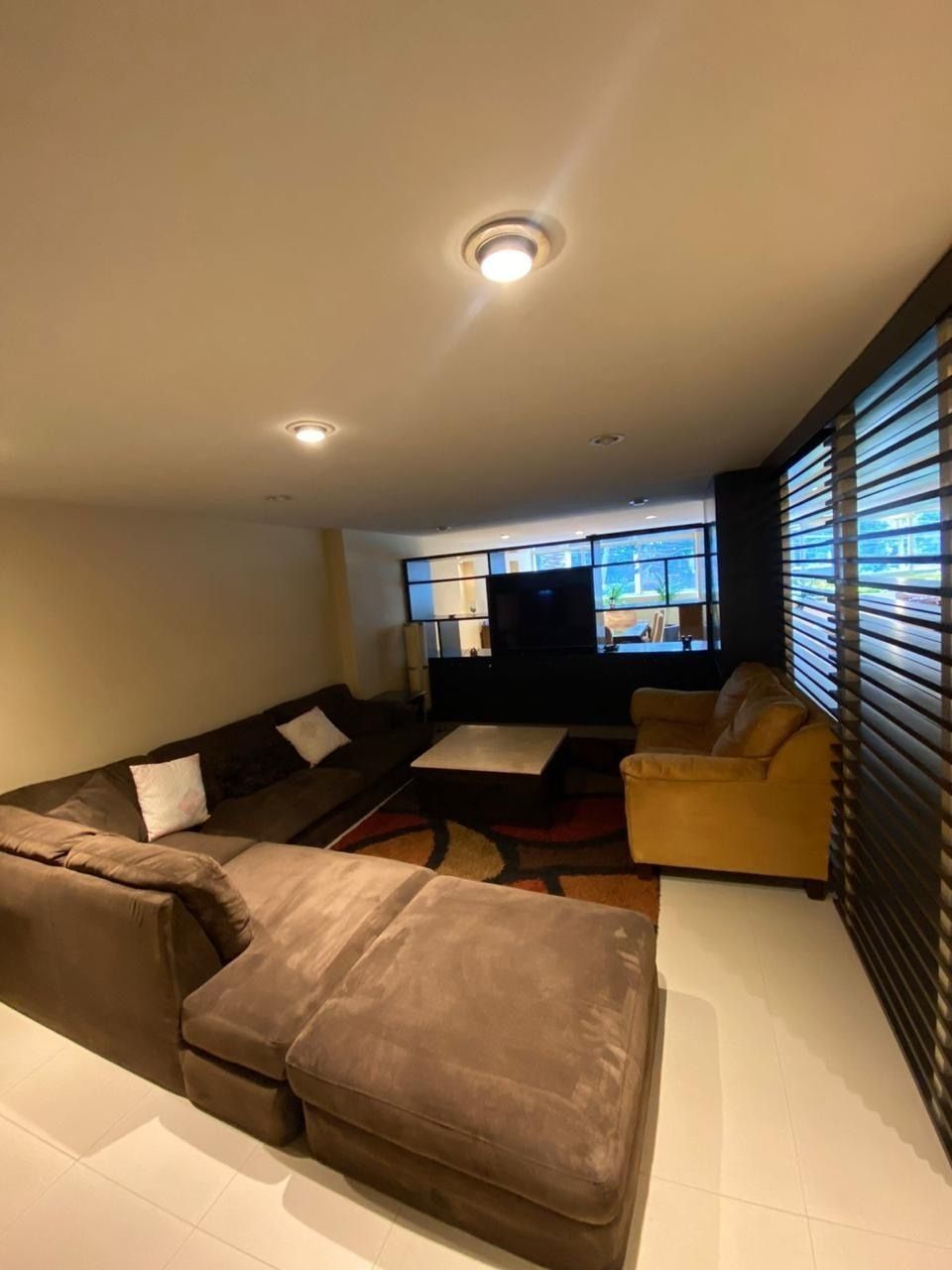 3 de 16: Sala TV