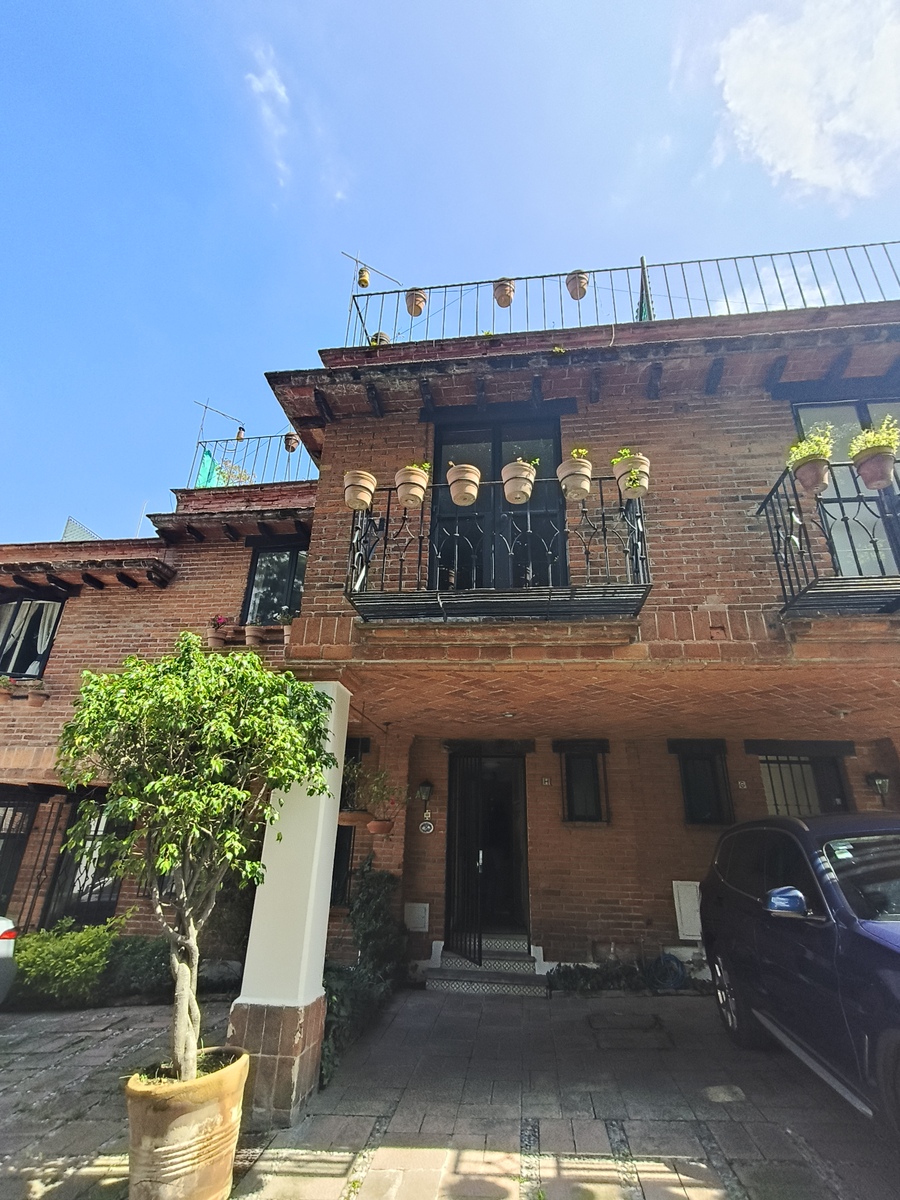 1 de 24: Fachada