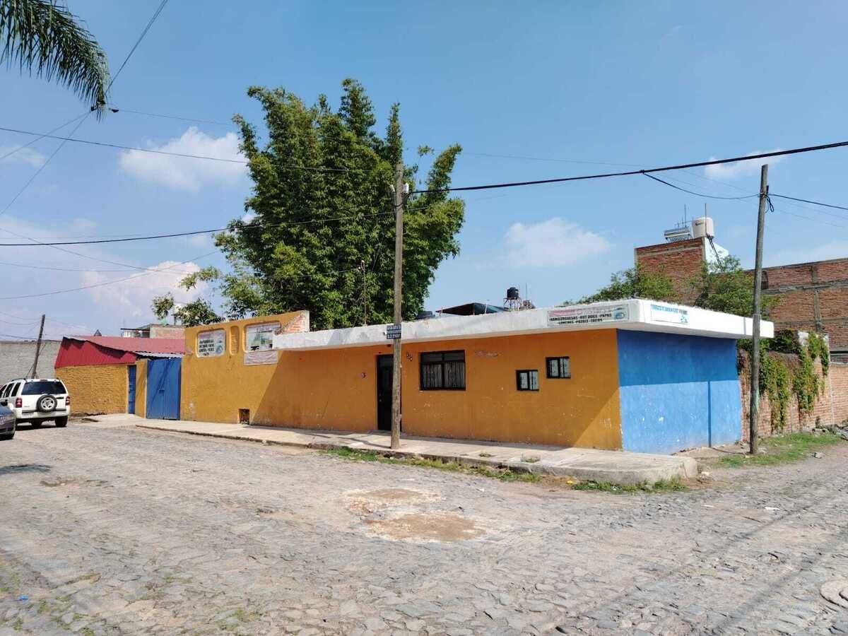 EXCELENTE INVERSION CASA CON NEGOCIO DE CASINO TERRAZA INCLUIDO - foto 1