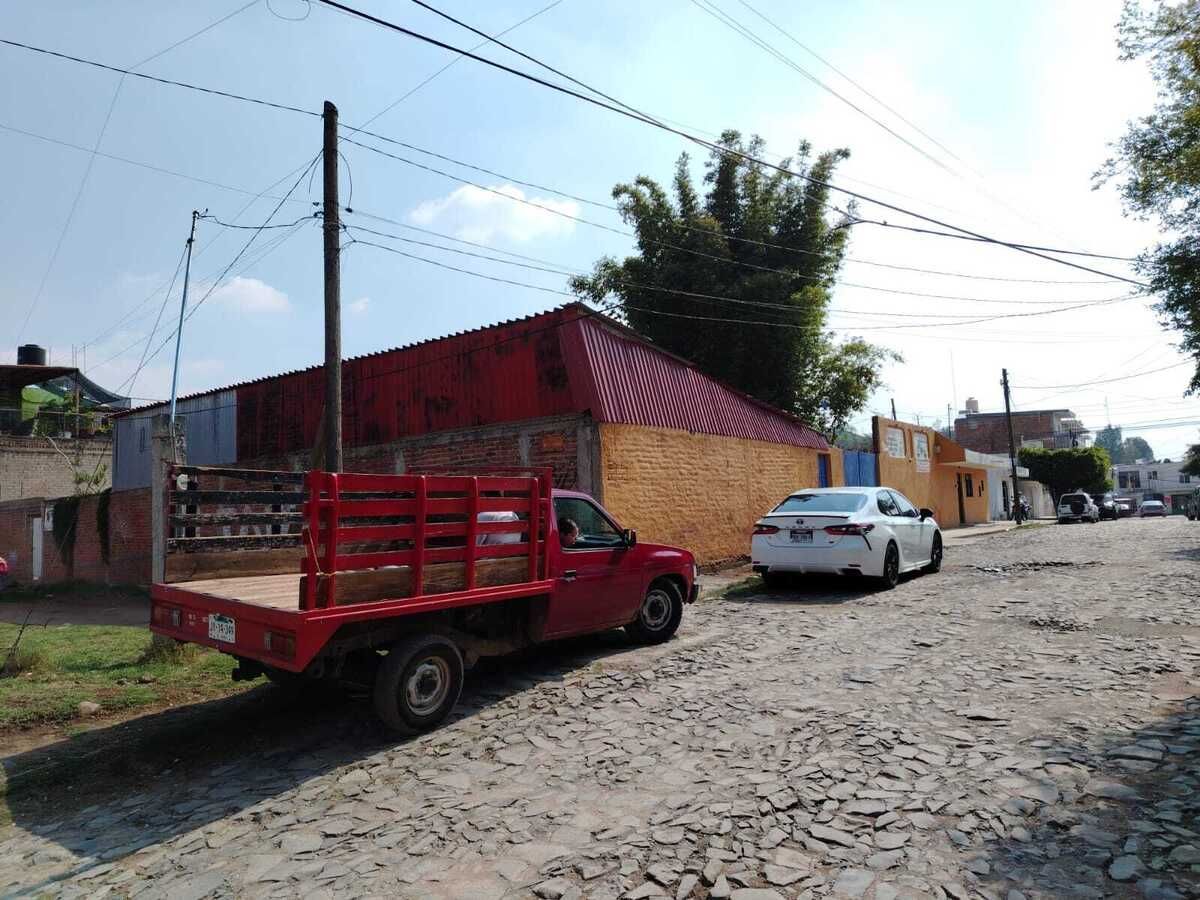 EXCELENTE INVERSION CASA CON NEGOCIO DE CASINO TERRAZA INCLUIDO - foto 2