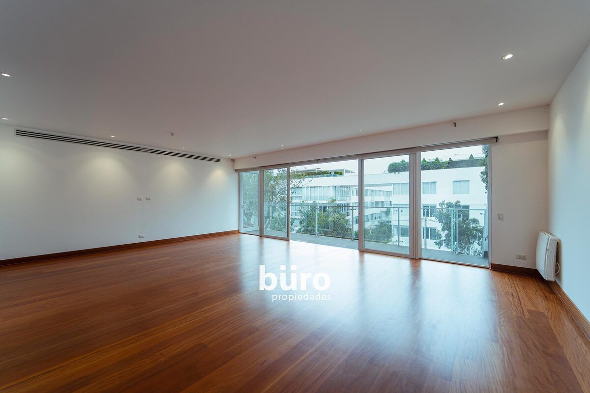2 de 28: Gran sala comedor