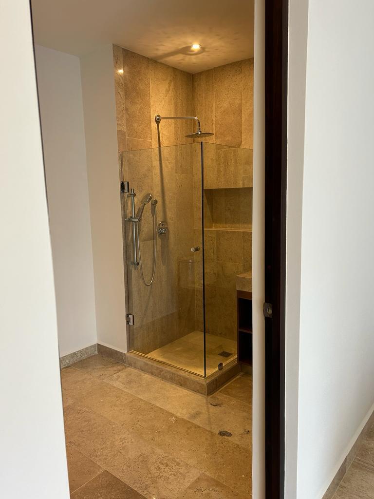 5 de 10: BAÑO 1