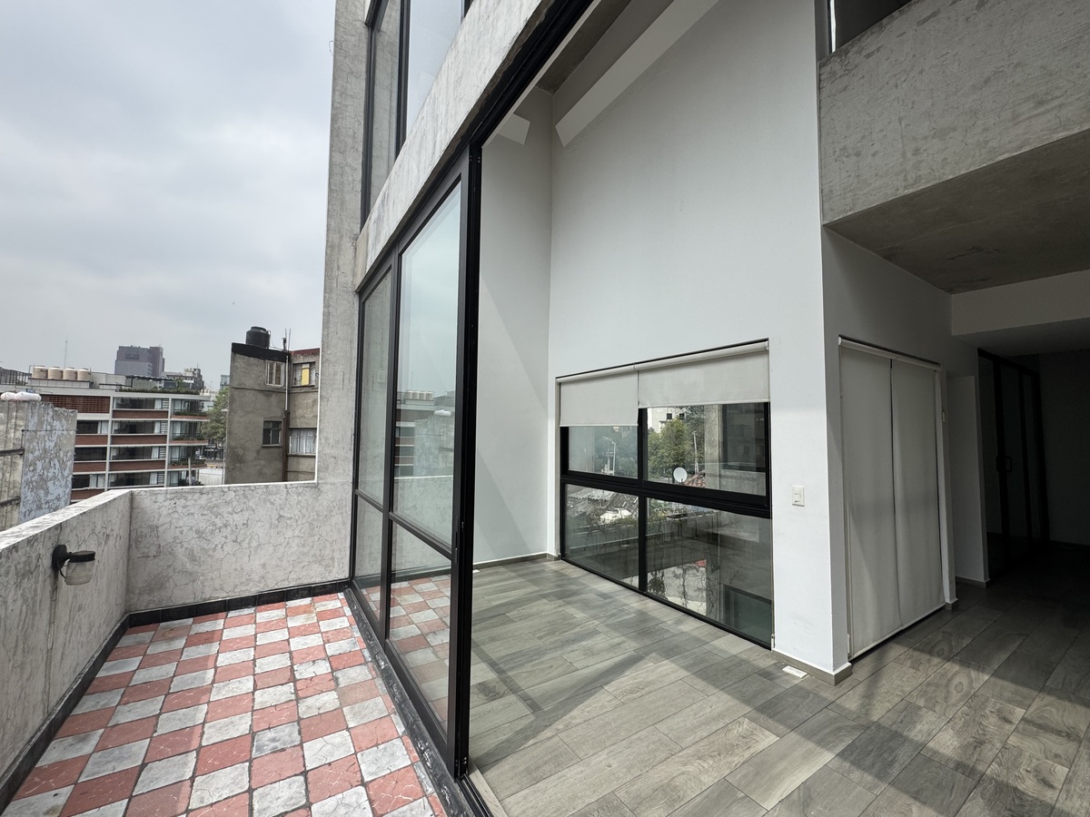 1 de 28: Terraza conectada a la sala comedor