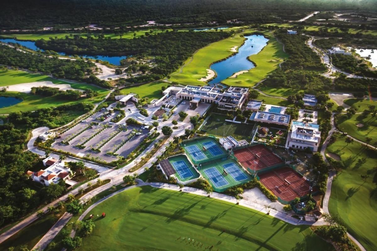4 of 8: YUCATAN CASA CLUB