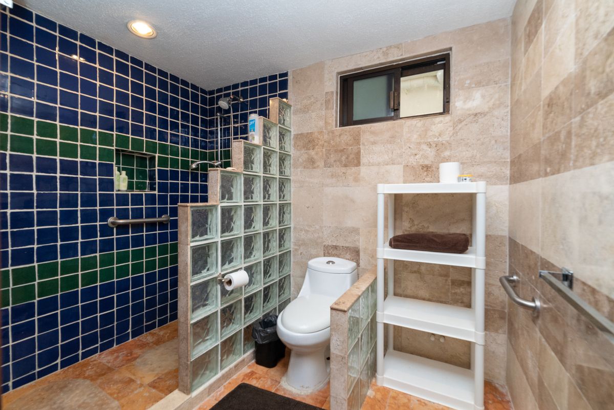 13 of 35: HAB/ROOM PB (4)