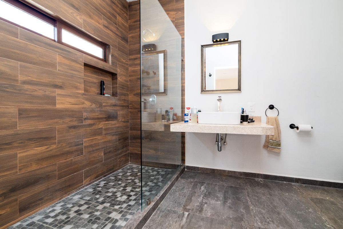 27 of 35: OFIC/STUDIO/ROOM (5)