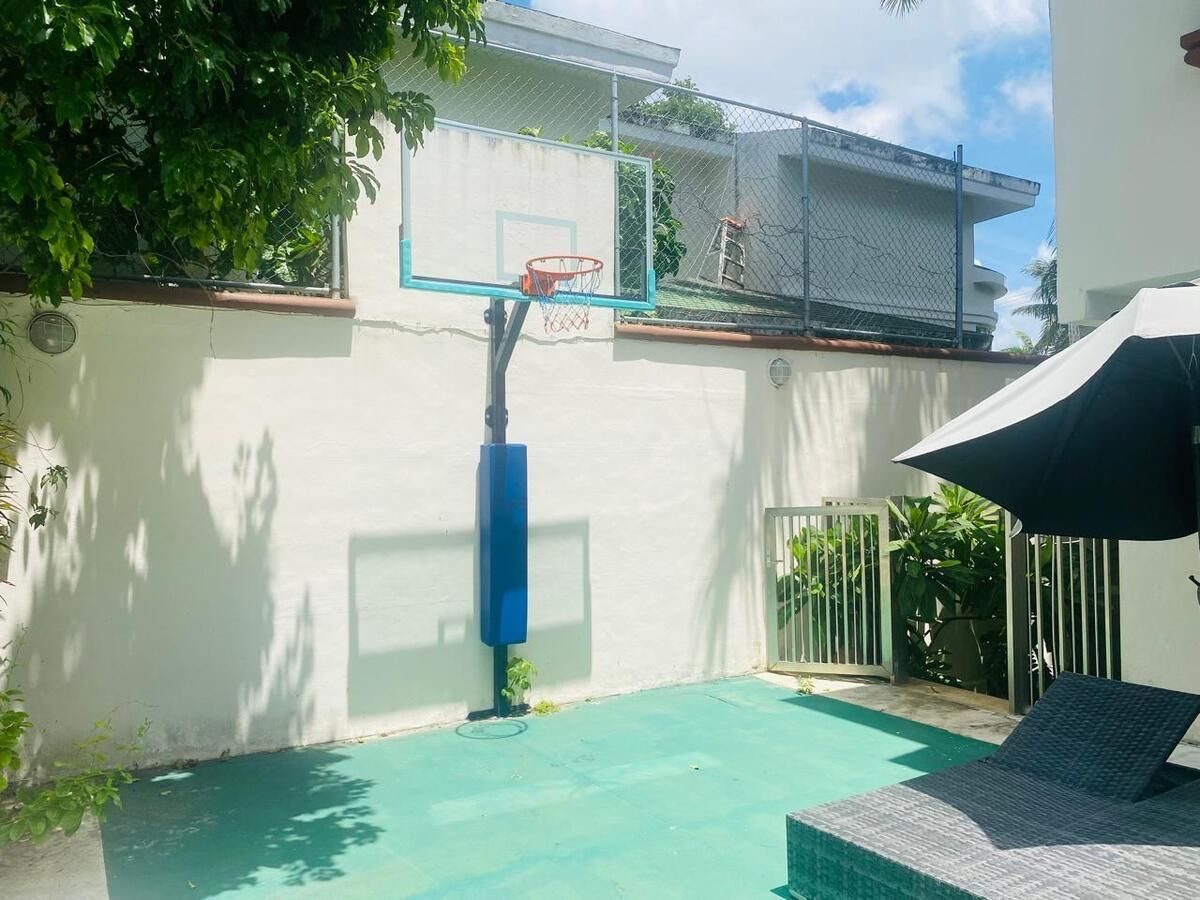 30 of 35: TABLERO DE BASKETBALL PRO