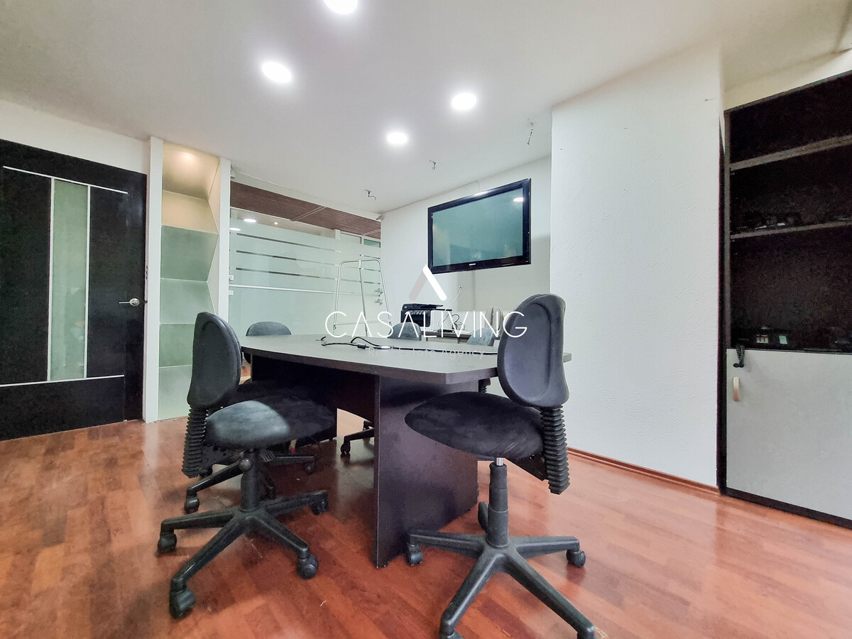 3 of 15: Sala de juntas