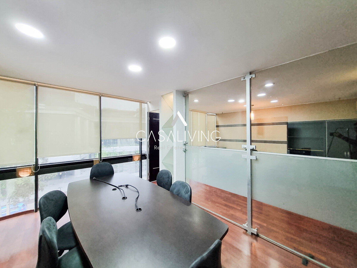 5 of 15: Sala de juntas