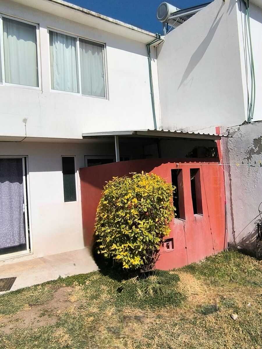 18 de 20: Patio de servicio techado