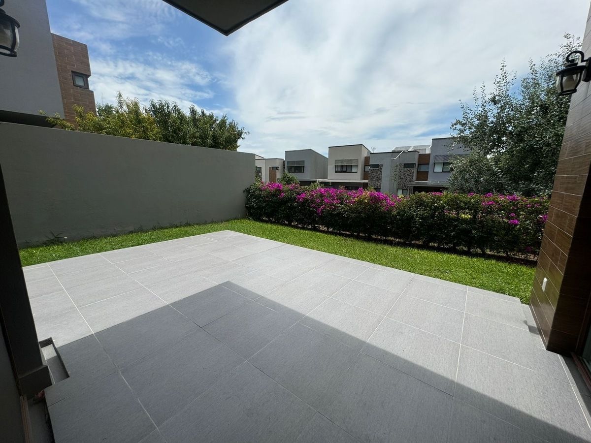 16 de 33: Terraza
