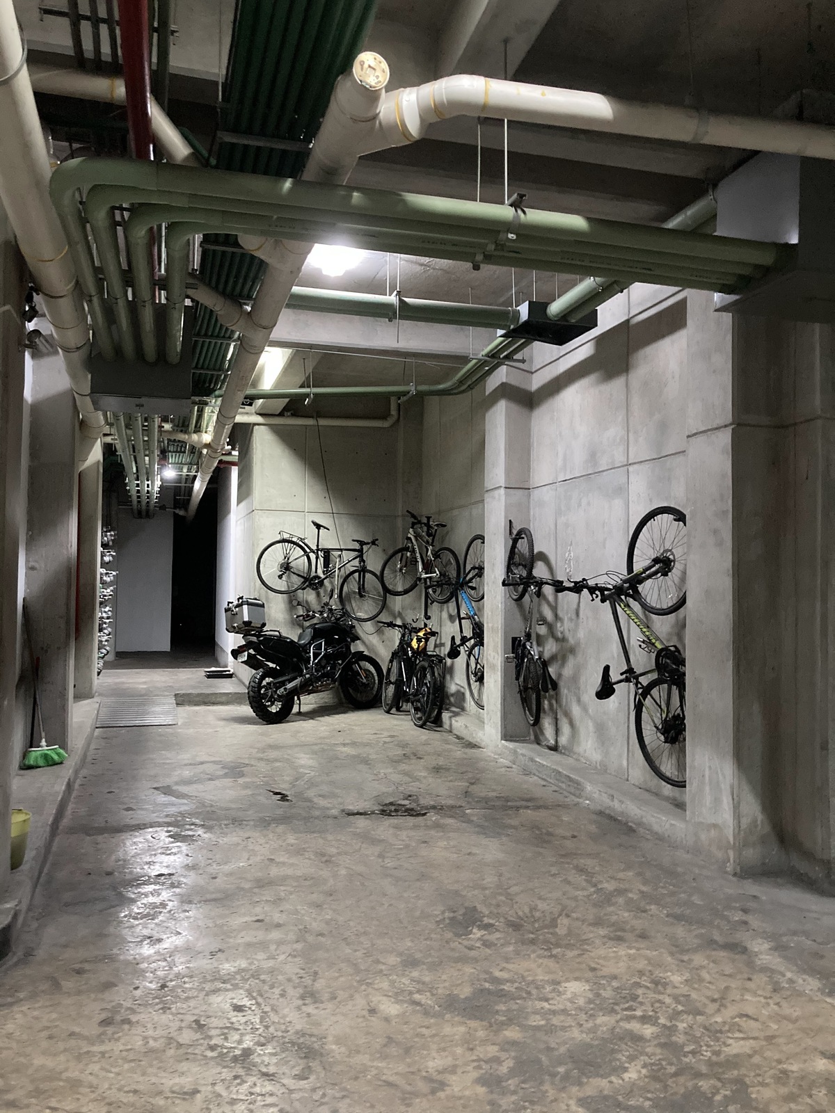 Área bodegas y guarda bicis. Venta condesa