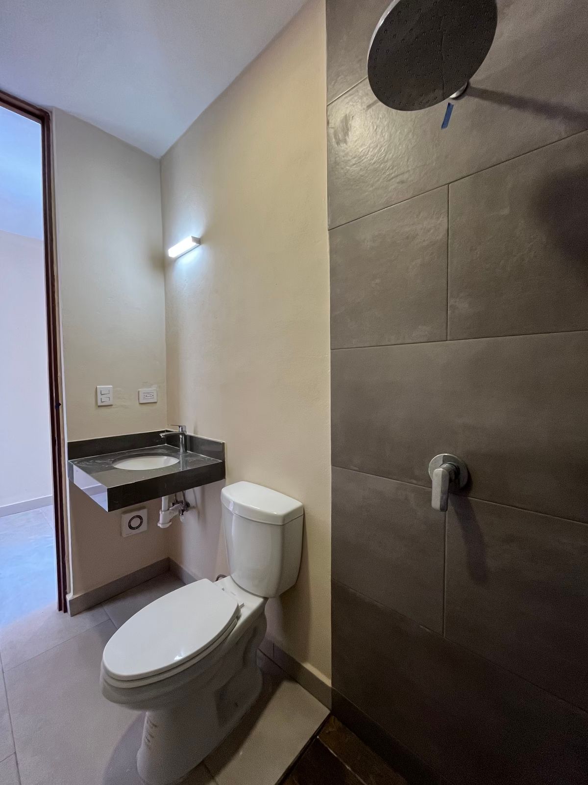 5 de 17: Medio Baño