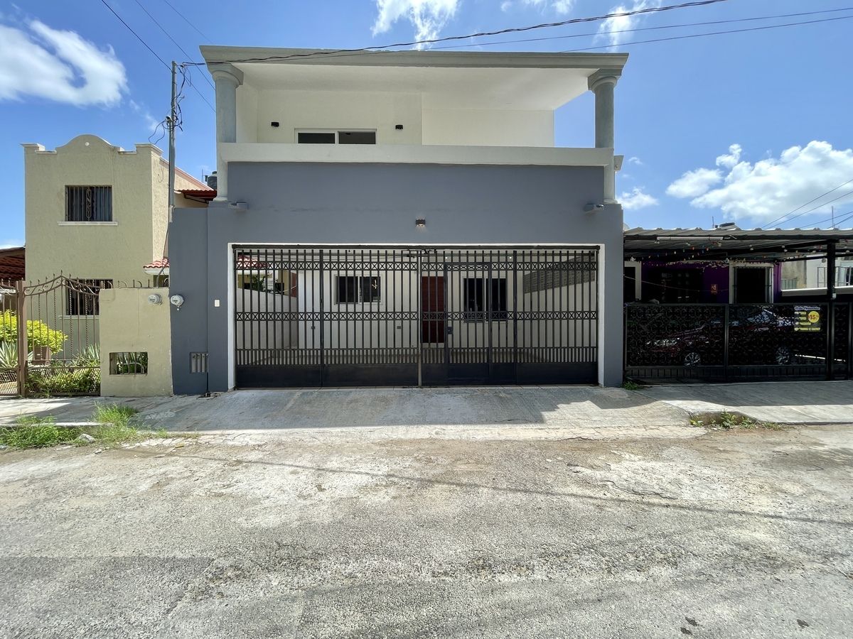 1 of 24: FACHADA