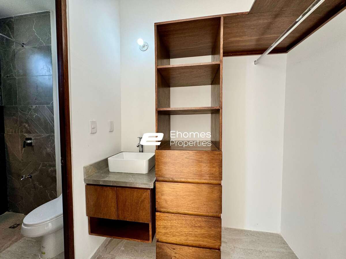 18 de 38: WALK IN CLOSET REC 2