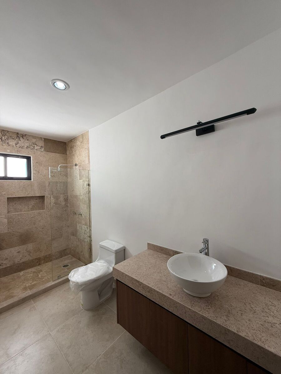 11 de 35: Baño Recámara Planta Alta