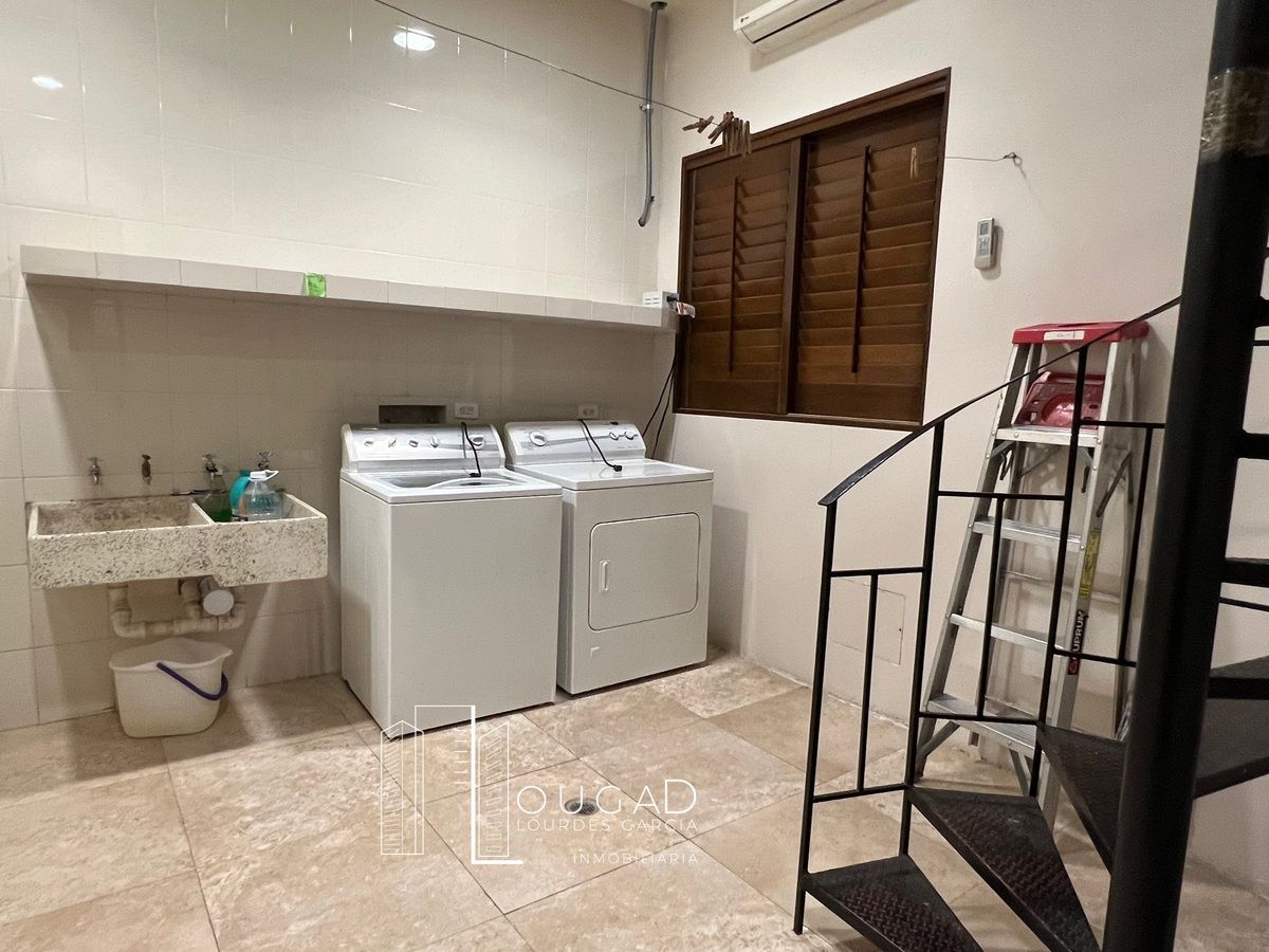 25 de 26: LAVANDERIA Y DOBLE CUARTO DE SERVICIO