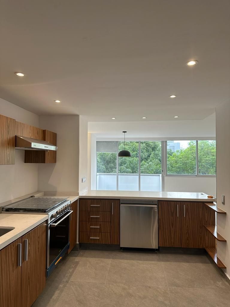 APARTAMENTO DE CAMPOS ELISEOS POLANCO PARA ALUGAR, foto 1 de 16