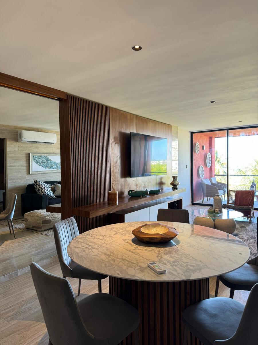 1 de 9: Comedor y sala