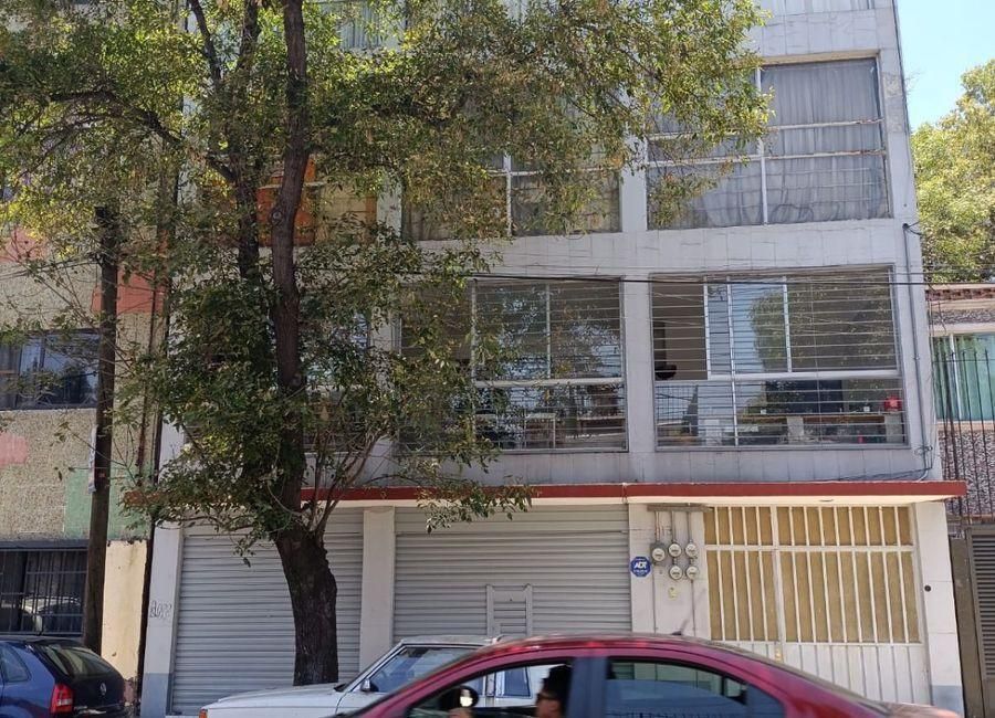 Oficina en Viaducto Piedad nivel calle