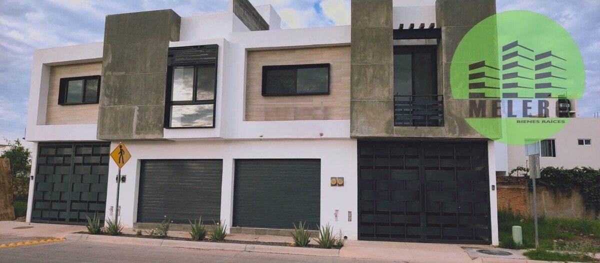 Casa con Local en Venta en Av. Atardecer