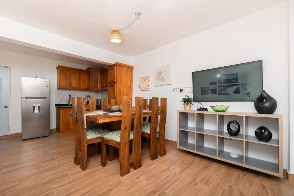 4 de 12: Dining/kitchen area