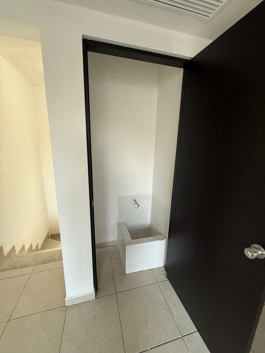 33 de 46: SINK PLANTA ALTA