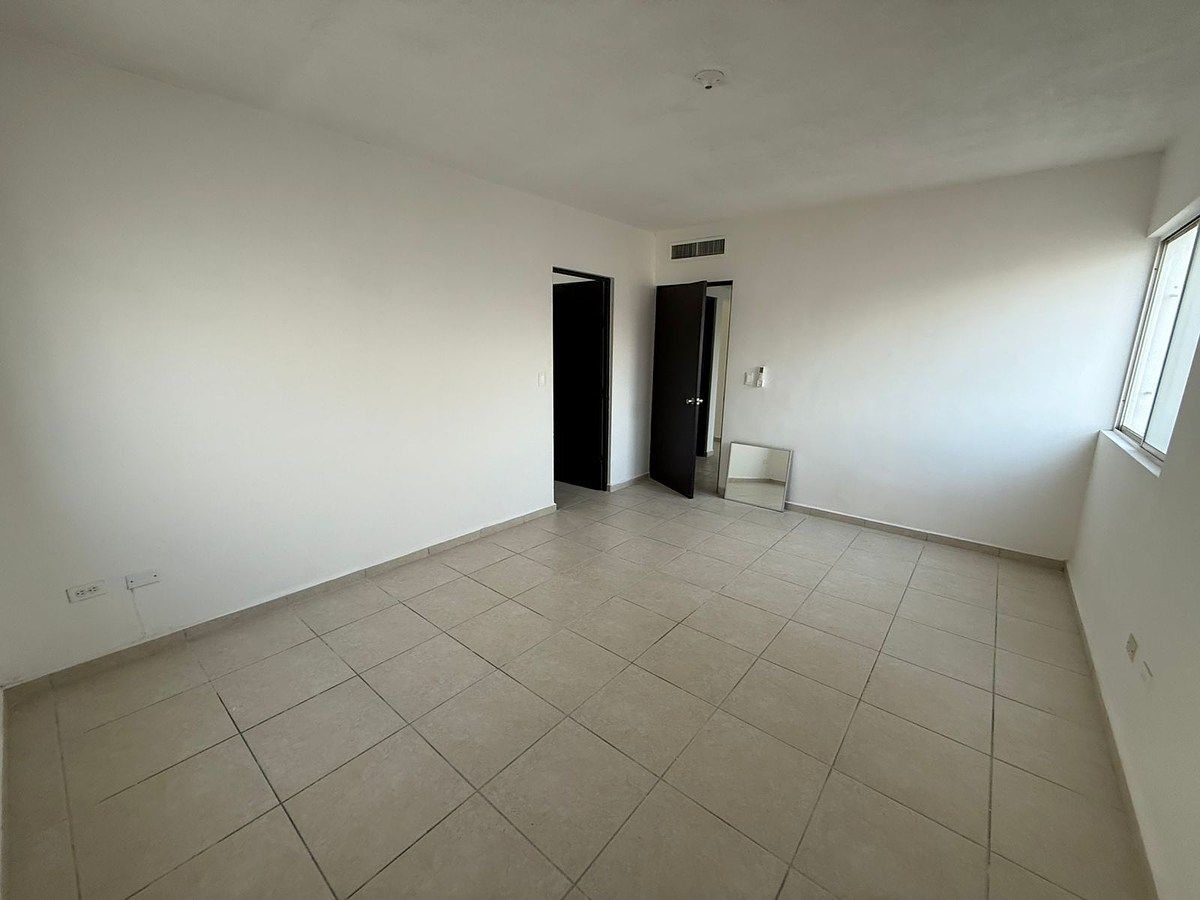 18 de 46: RECAMARA PRINCIPAL CON CLIMA Y BAÑO VESTIDOR