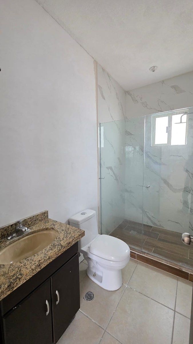 29 de 46: BAÑO COMPARTIDO PARA RECAMARAS SECUNDARIAS