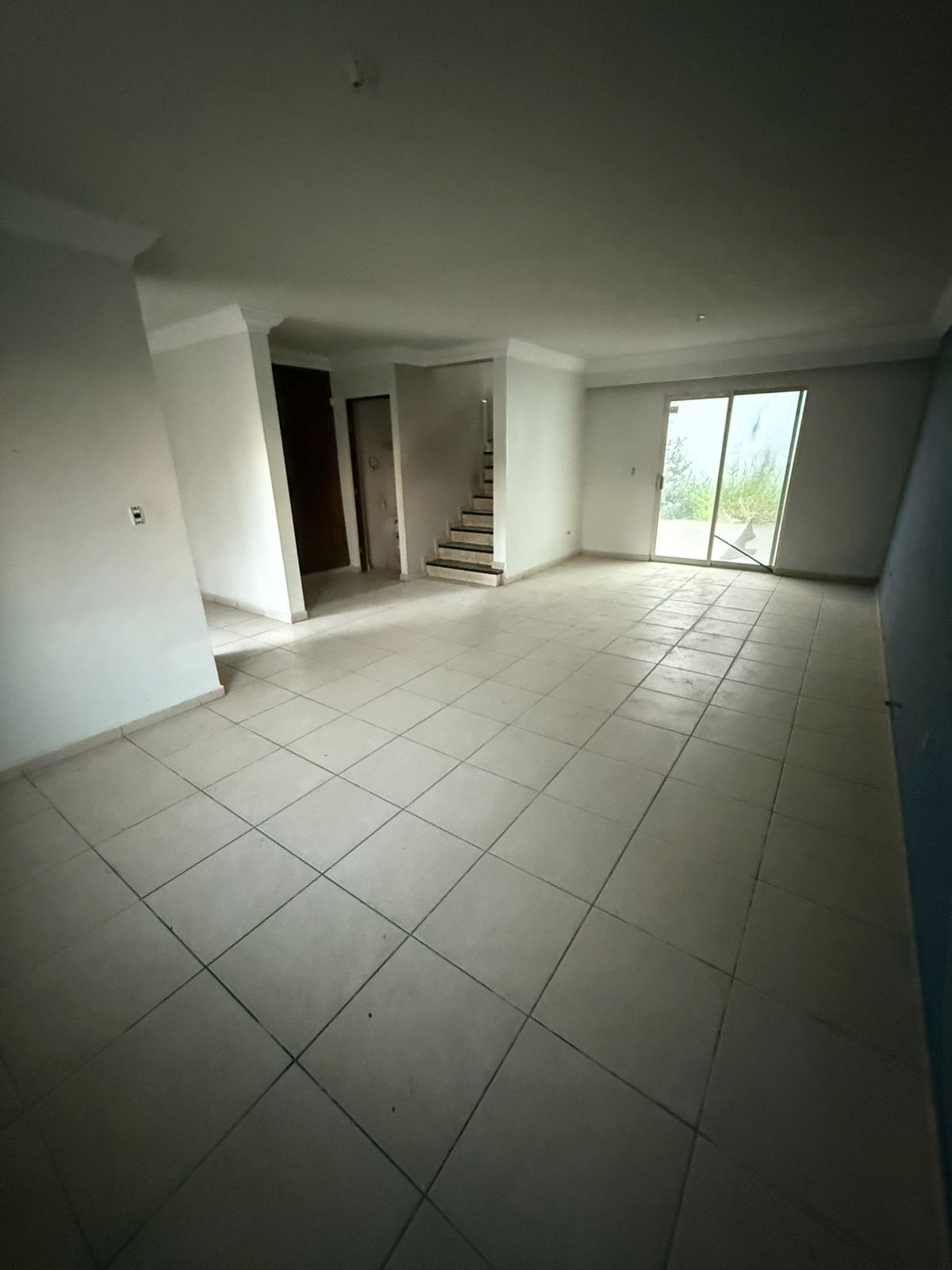 8 de 25: AREA DE SALA Y COMEDOR