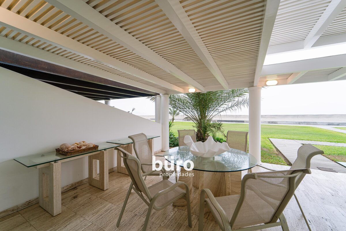 3 de 23: Comedor de terraza