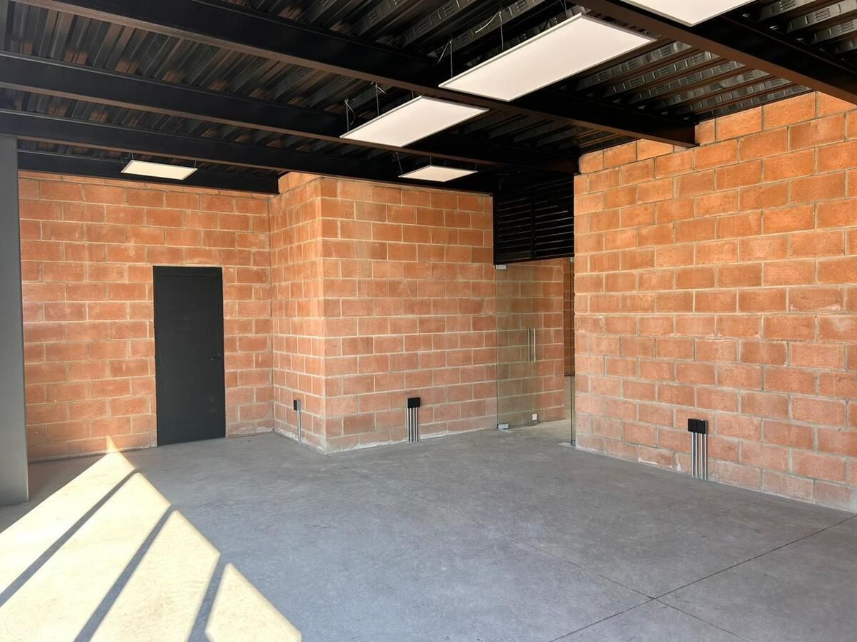 Prédio industrial em La Venta Del Astillero, Zapopan, foto 3 de 5