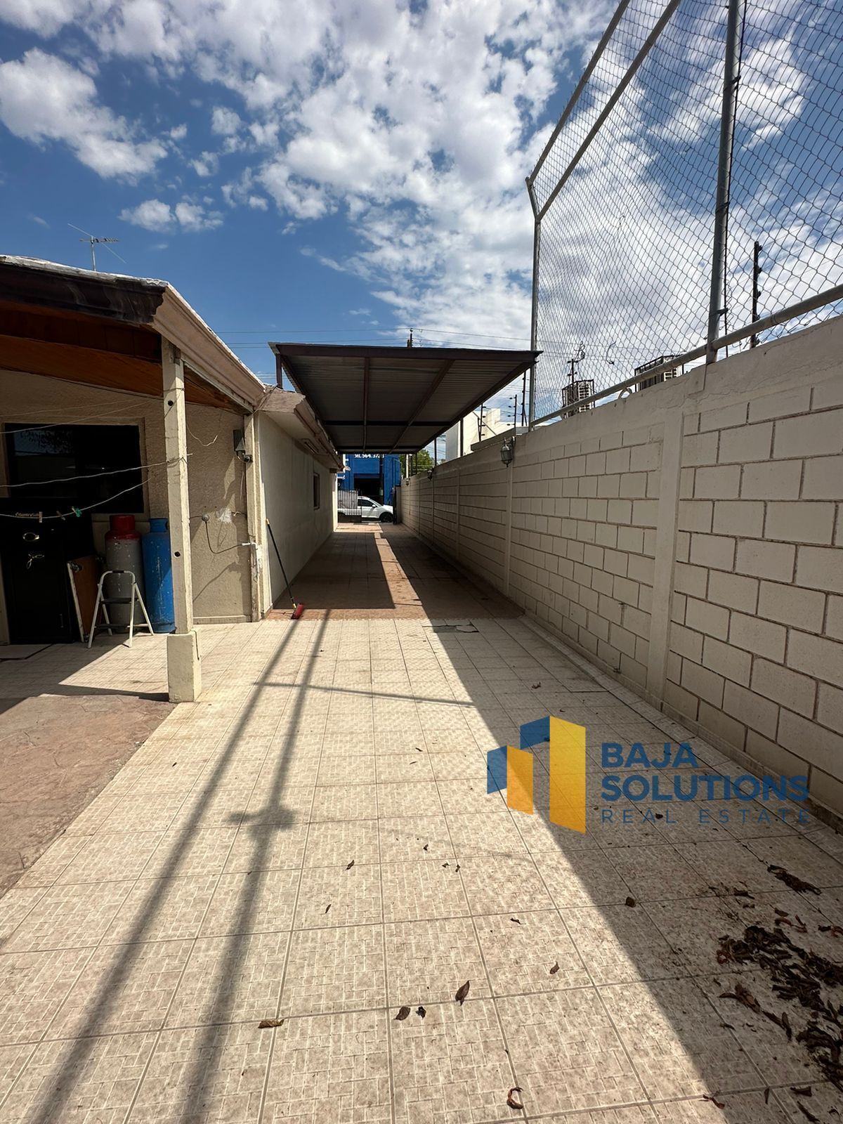 3 of 29: Espacio para 7 autos