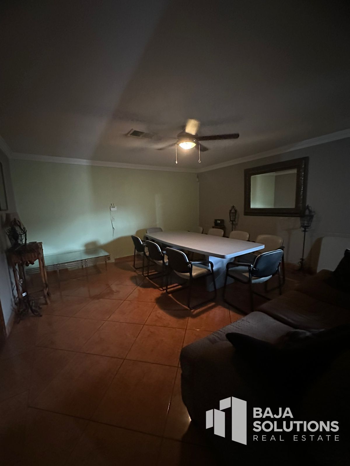 13 of 29: Sala de Juntas