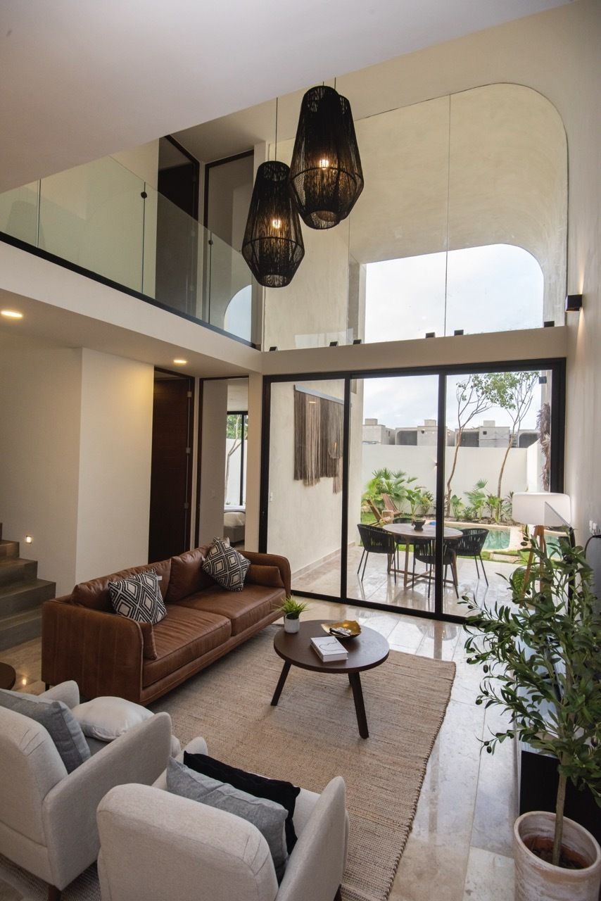 1 of 26: Sala a doble altura