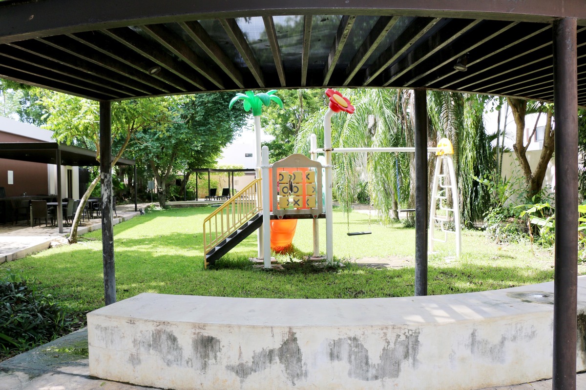 2 of 39: Area Infantil