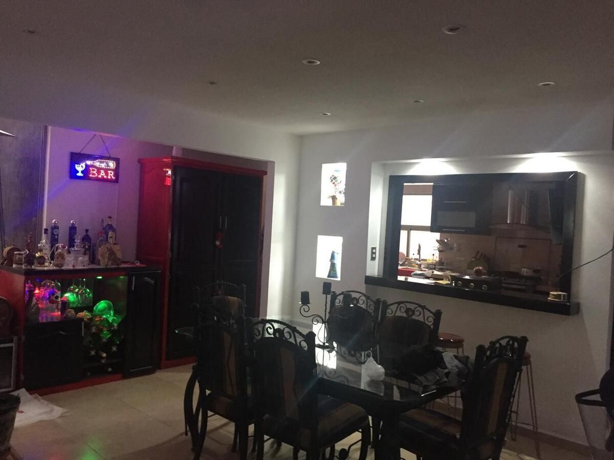 12 de 36: COMEDOR Y BAR