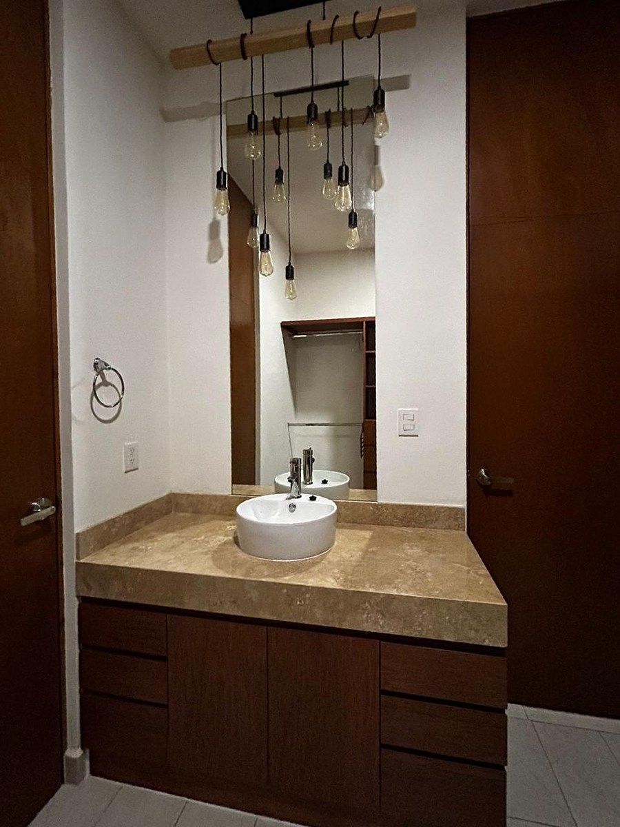 8 de 16: Baño, Recámara Principal