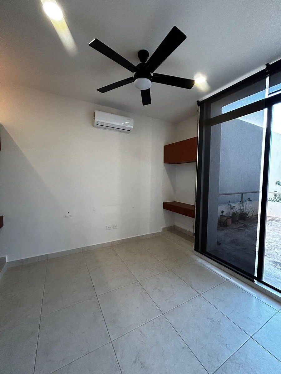 8 de 17: Segunda Recámara o Estudio